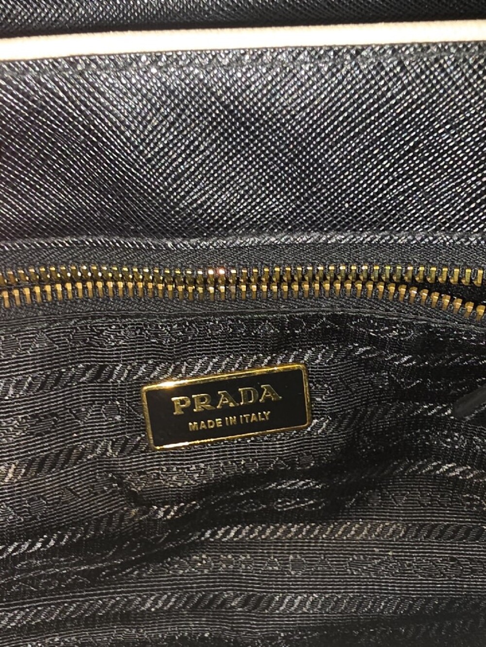 Prada Black Shoulder Bag with KEY. Cream Trim - Picture 9 of 10